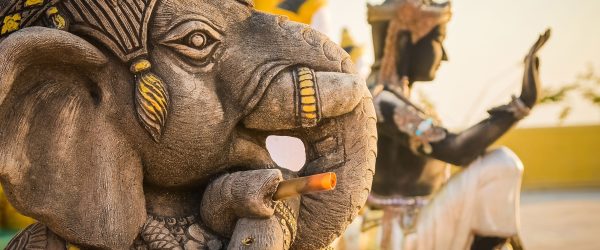 Elefantengottheit in Thailand, Glasbild Panorama Angebot – Bild 5